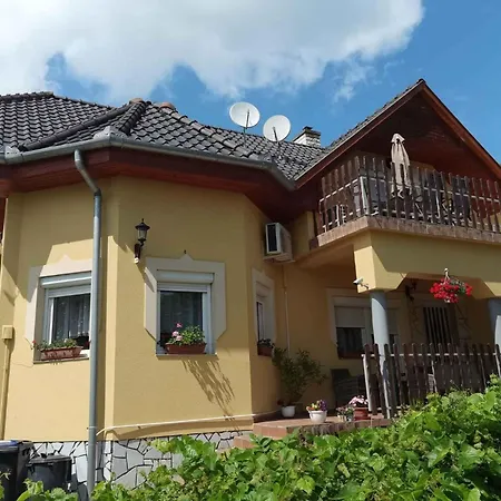 Lägenhet 3 Balatongyörök