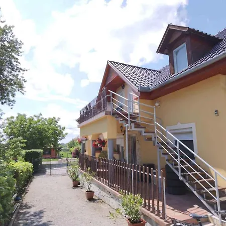 Lägenhet 3 *
